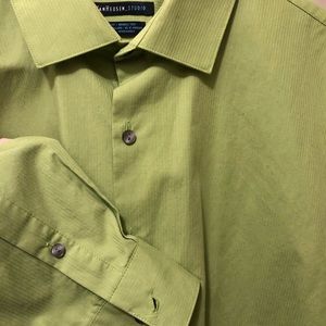 Van Heusen green Men’s shirt